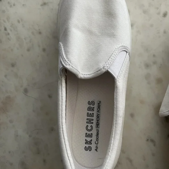 NWT Skechers White Slip-On Shoes - Picture 4 of 10